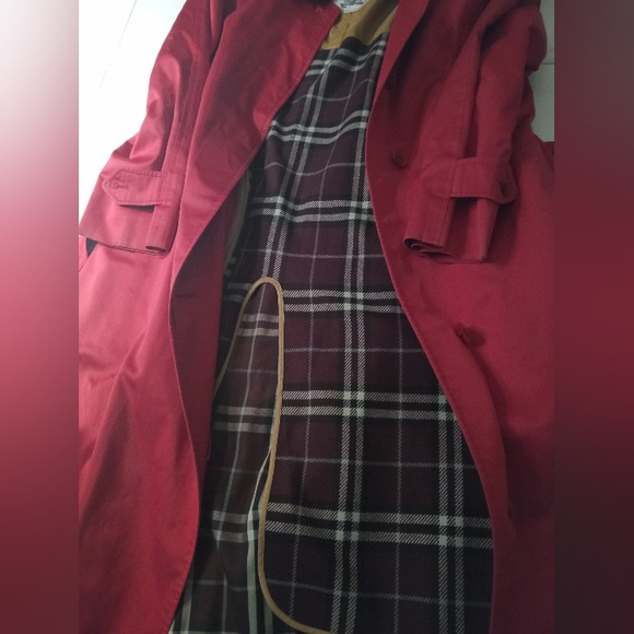 Vintage 90s Burberry red trench coat - Picture 3 of 6